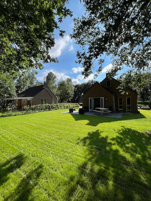 Sfeervol Vrijstaand Huisje 6 Persoons Ruime Tuin, Centraal Bij Nijmegen Ewijk Luaran gambar
